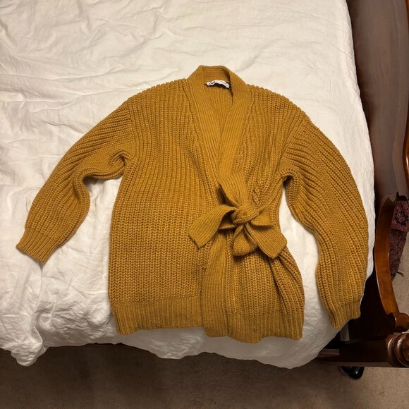 Sweaters - Zara Sweater